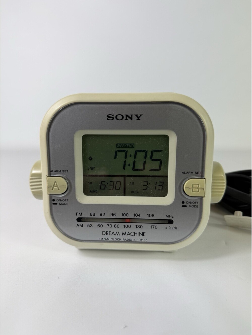 Sony Dream Machine FM/AM Clock Radio (Model ICF-C180) Works Great